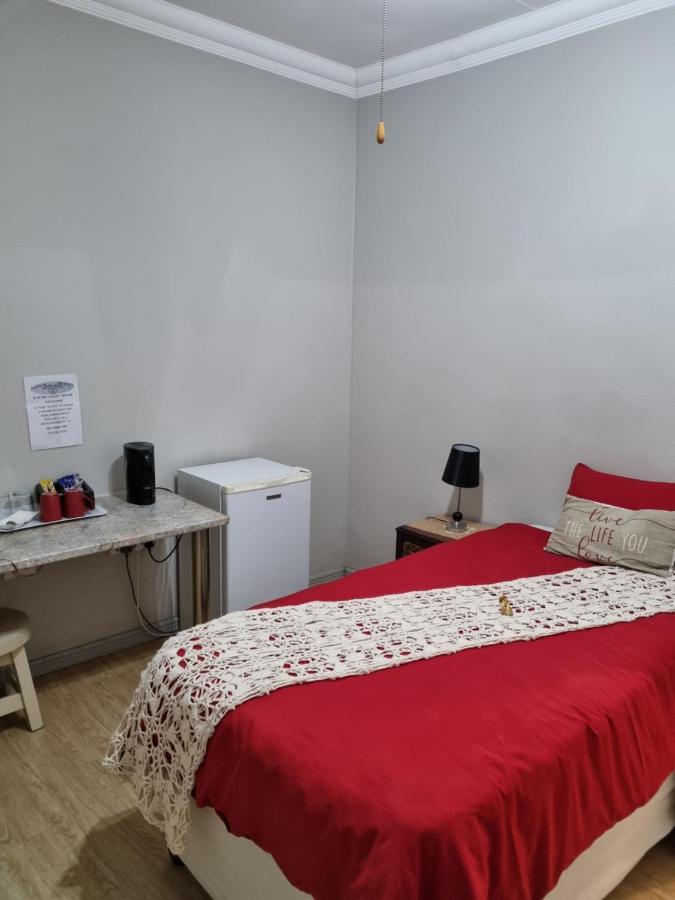 @Home Guest House Zeerust Extérieur photo