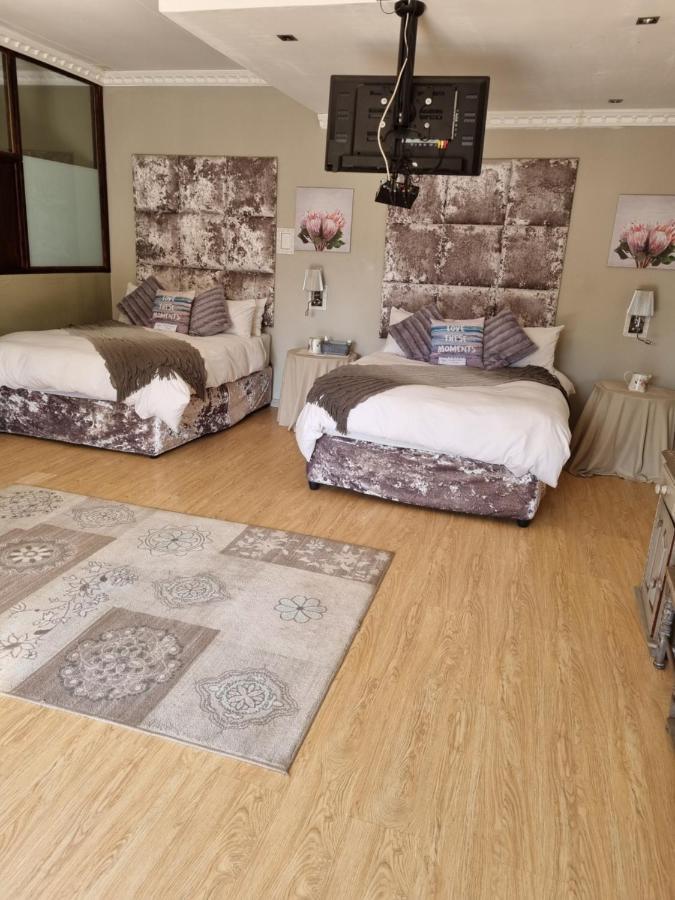@Home Guest House Zeerust Extérieur photo