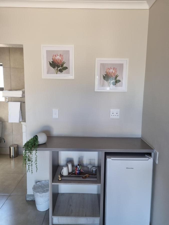@Home Guest House Zeerust Extérieur photo