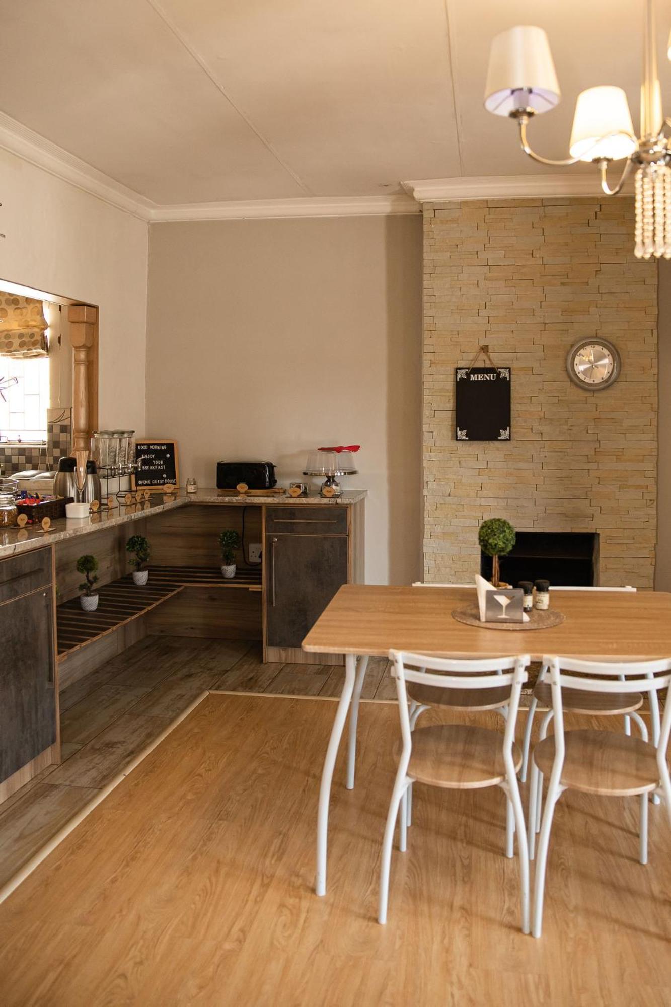 @Home Guest House Zeerust Extérieur photo