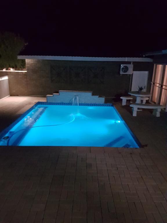 @Home Guest House Zeerust Extérieur photo