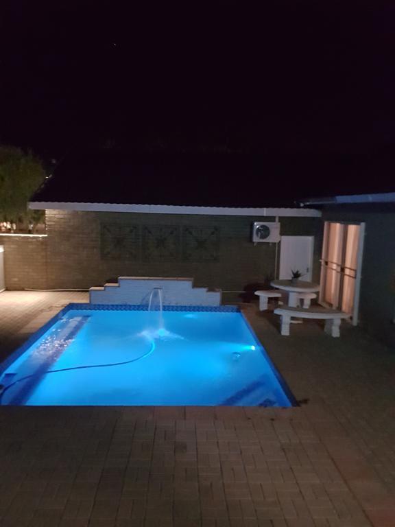 @Home Guest House Zeerust Extérieur photo