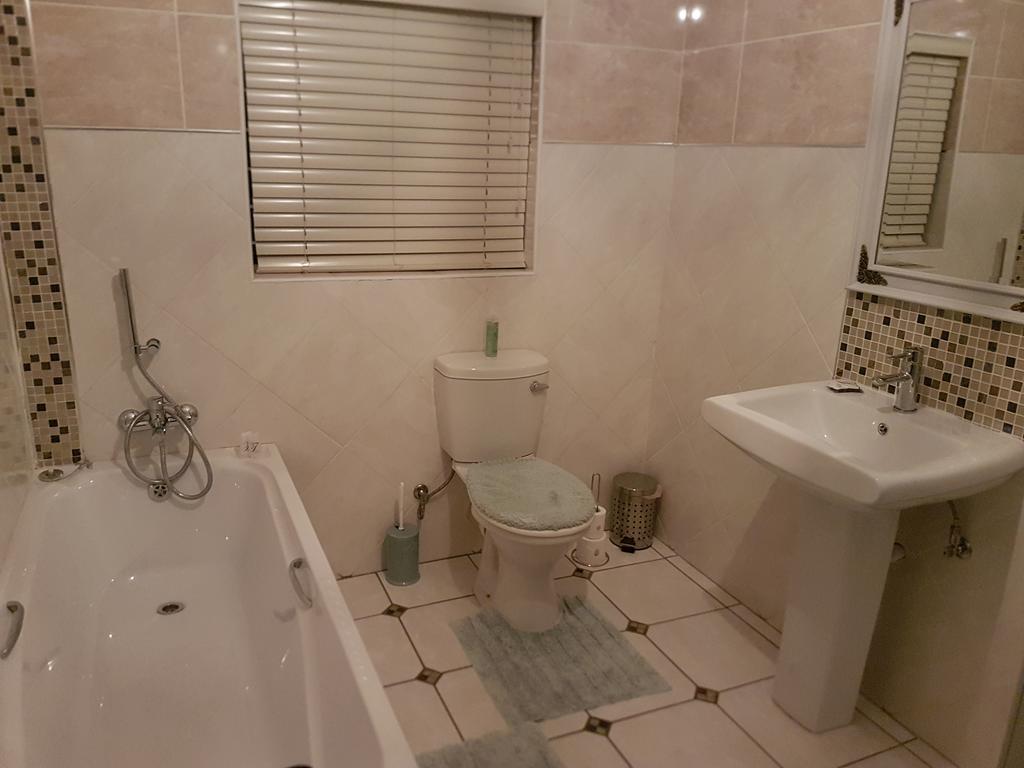@Home Guest House Zeerust Extérieur photo